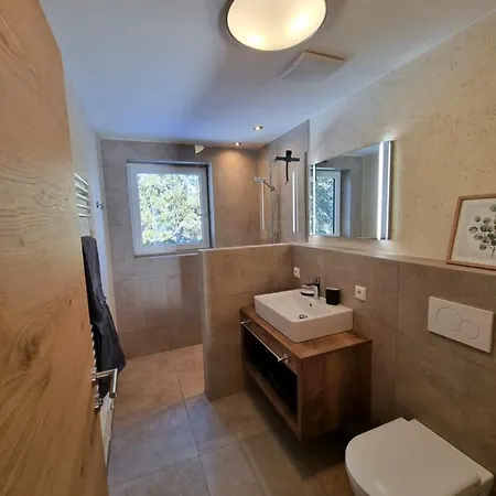 アパート Kurz ケセン